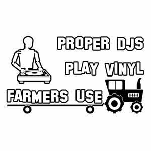 PROPER DJS PLAY VINYL  /  WHITE T SHIRT MEDIUM